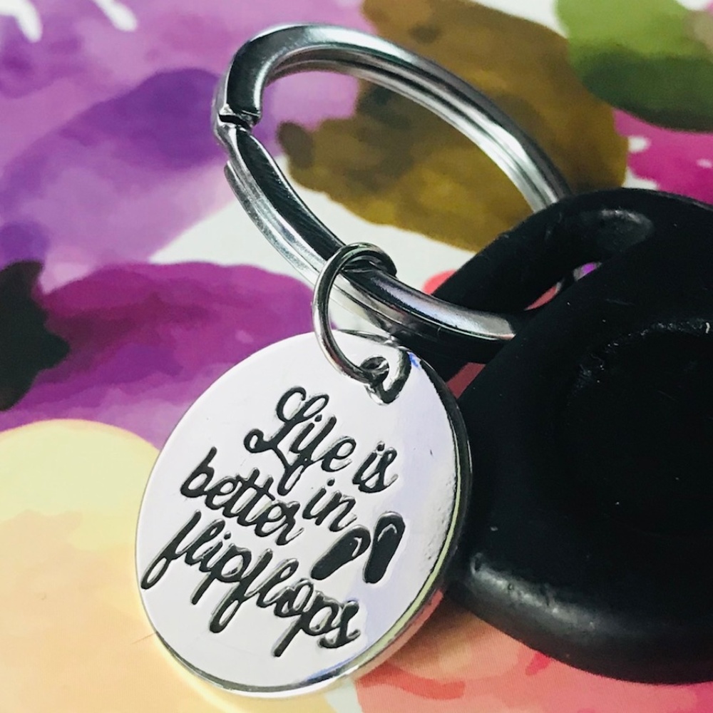 Life I Better In Flip Flops Keyring - Picture 2 of 2